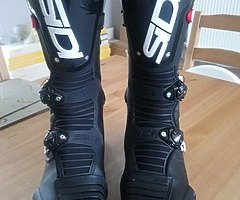 SIDI MAG-01 motorcycle race boots LIKE NEW size 10.5 eu45 - Image 2/5