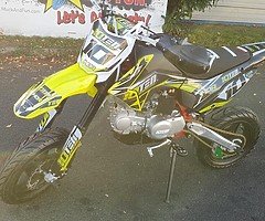 10TEN 140 Supermoto PIT BIKE (FINANCE/DELIVERY) - Image 9/10