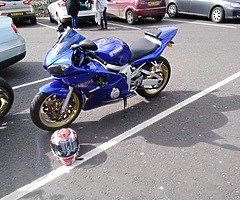 2000 Yamaha R6