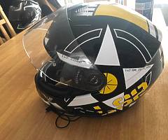 Ls2 motorbike helmet and a screen visor - Image 5/5