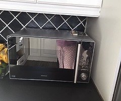 Kenwood microwave 900 watt - Image 1/2