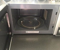 Kenwood microwave 900 watt - Image 2/2