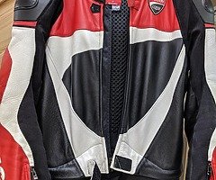 Dainese original Ducati 2 piece leathers - Image 4/10