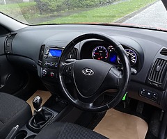 10 Hyundai i30 1.4 petrol - Image 4/9