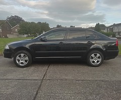 2009 Black Skoda Octavia 1.4L Petrol Hatchback - Image 3/10