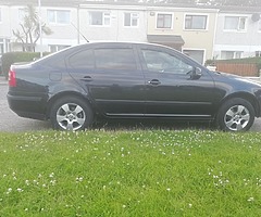 2009 Black Skoda Octavia 1.4L Petrol Hatchback - Image 4/10