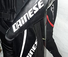 Dainese Black Color motorbike Leather Racing Suit - Image 5/7