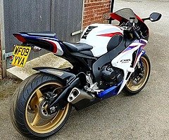 2009 Honda CBR - Image 2/4