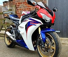 2009 Honda CBR - Image 3/4