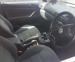 VOLKSWAGEN passat 1.6 Petrol - Image 4/5