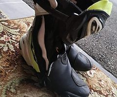 Motorcycle clothes - Image 1/4