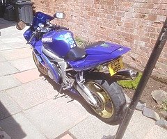 2001 Yamaha R6 - Image 2/8