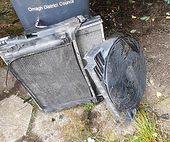 BMW x5 4.4 radiator and fan 2003 - Image 3/4