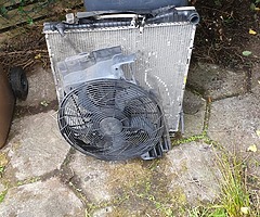 BMW x5 4.4 radiator and fan 2003 - Image 4/4