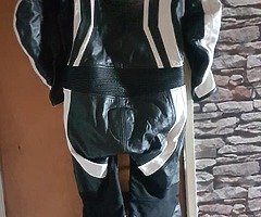 One piece motorcycle leathers - Image 4/5