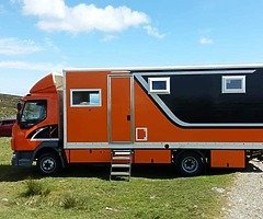 Amazing motorhome / race truck