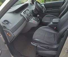 08 Renault scenic