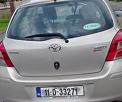 11 Toyota yaris for sale