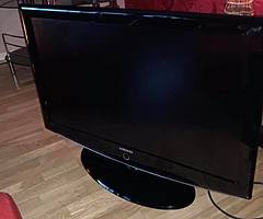 Samsung HD tv with remote