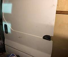 Breaking vivaro traffics 1.9 & 2,0 engine boxes etc - Image 6/24