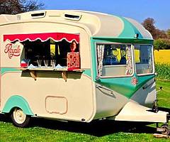 Royale catering caravan - Image 1/6