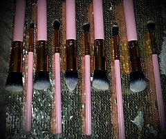 10 make up brushes