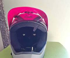 Bell full face helmet size SM. .