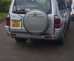 2004 Mitsubishi Shogun