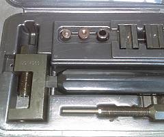 Rk chain rivet tool