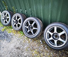 4 alloy wheels