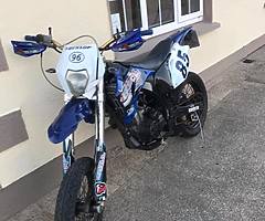 2009 supermoto - Image 1/10