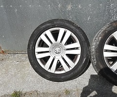 16" genuine Volkswagen alloys - Image 1/10