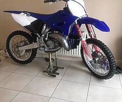 2005 YZ 125