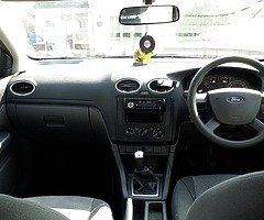 Ford Focus 1.4 Manual - Image 4/9