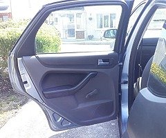 Ford Focus 1.4 Manual - Image 5/9