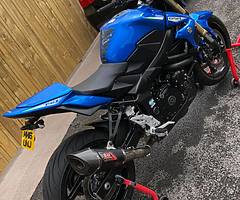 Suzuki GSR750 - Image 5/10