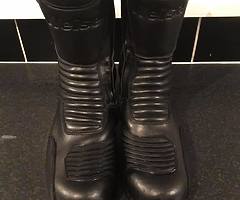 Motorbike boots (12)