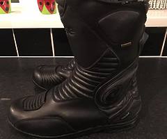 Motorbike boots (12)