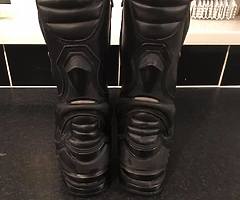 Motorbike boots (12)