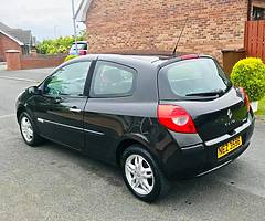 2007 Renault Clio Rip Curl Edition 1.2 petrol - Full 12 months MOT and Full Service History!