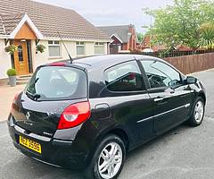 2007 Renault Clio Rip Curl Edition 1.2 petrol - Full 12 months MOT and Full Service History!