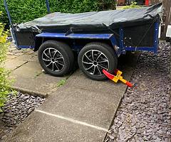 Twin axle trailer 8x4