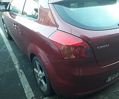 Kia ceed selling for a friend